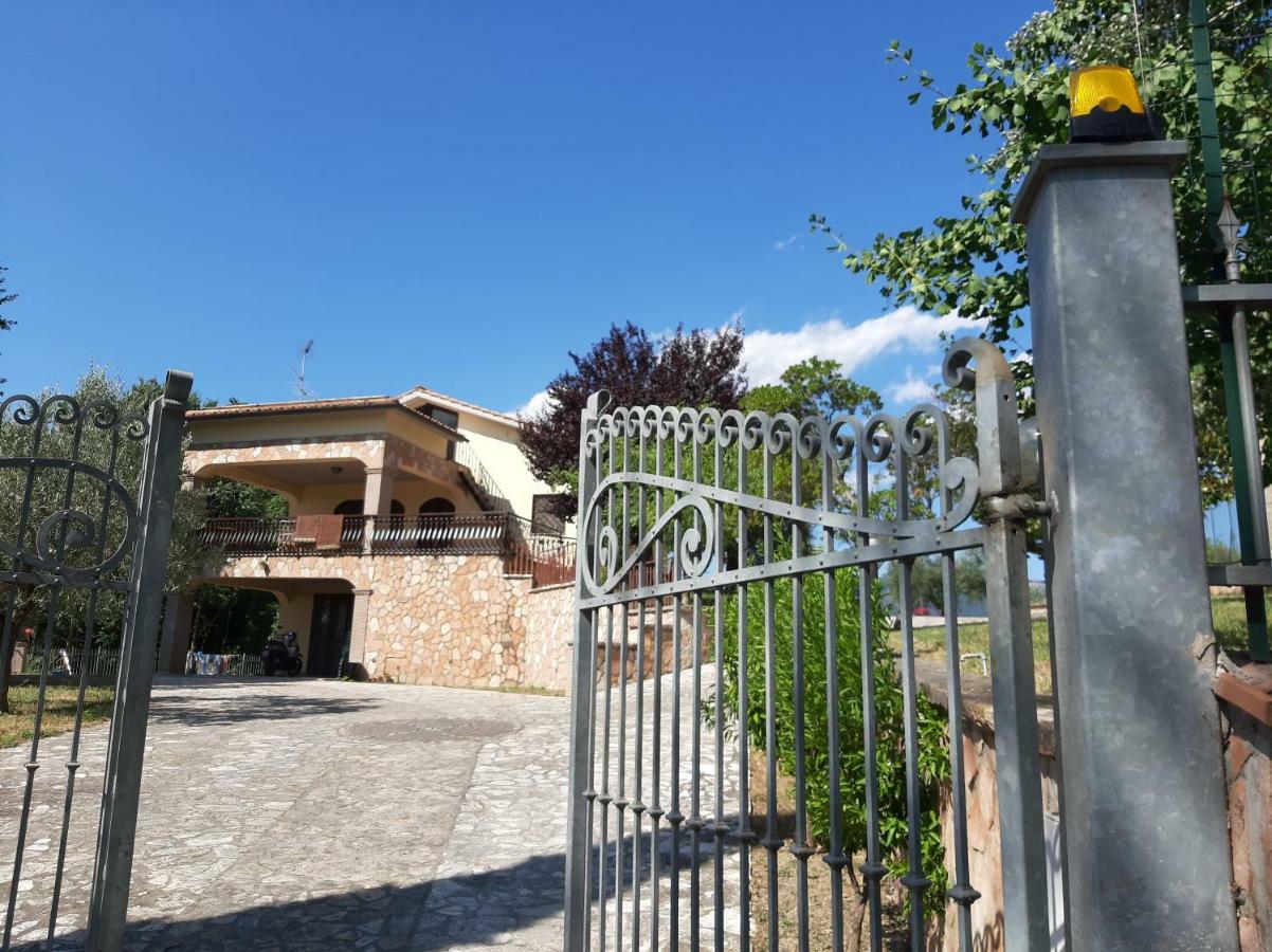 Villa Pacchini Poggio Mirteto Bagian luar foto