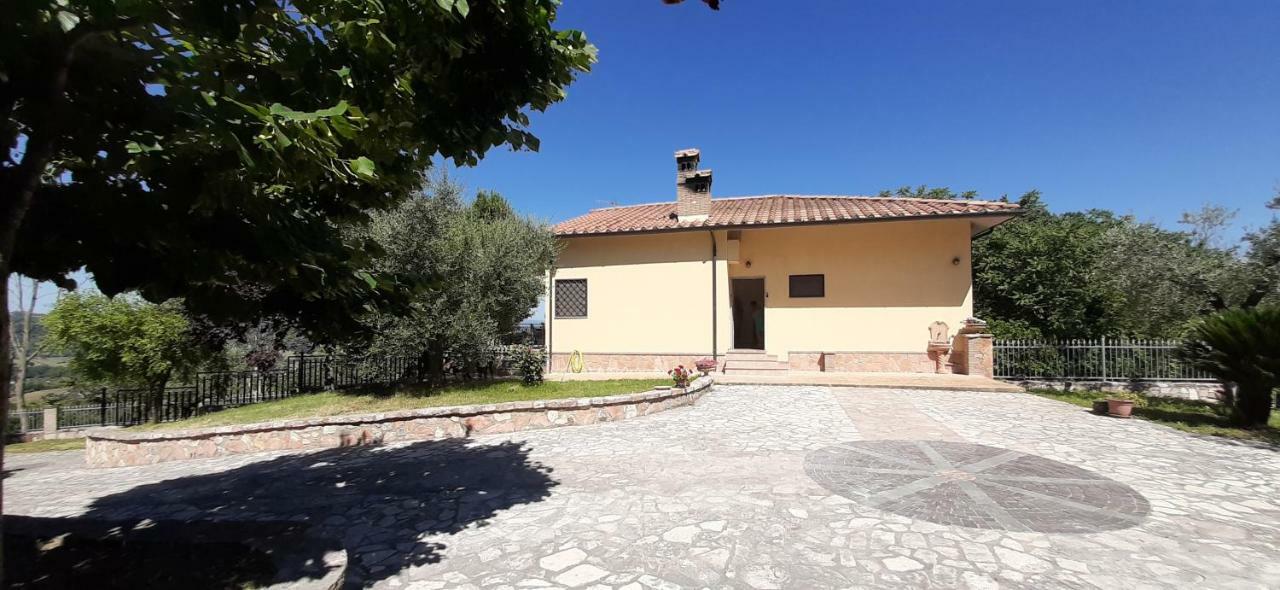 Villa Pacchini Poggio Mirteto Bagian luar foto