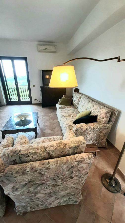 Villa Pacchini Poggio Mirteto Bagian luar foto